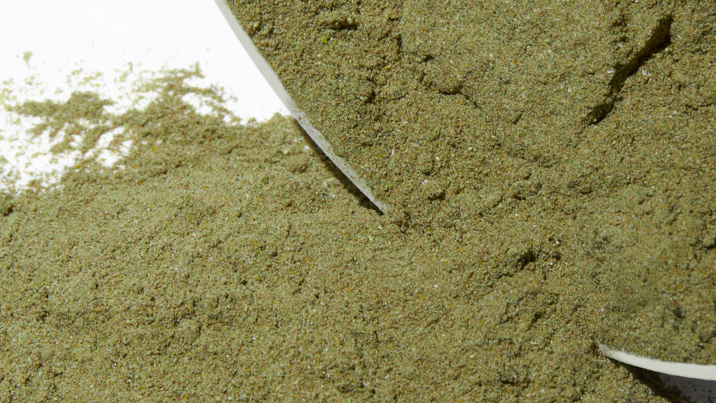 green-me-up-powder.jpg Green Me Up powder