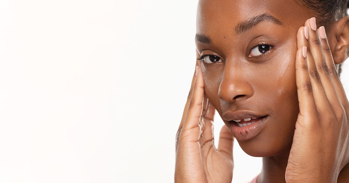 work-your-skincare-applying-serum.jpg Applying skincare serum
